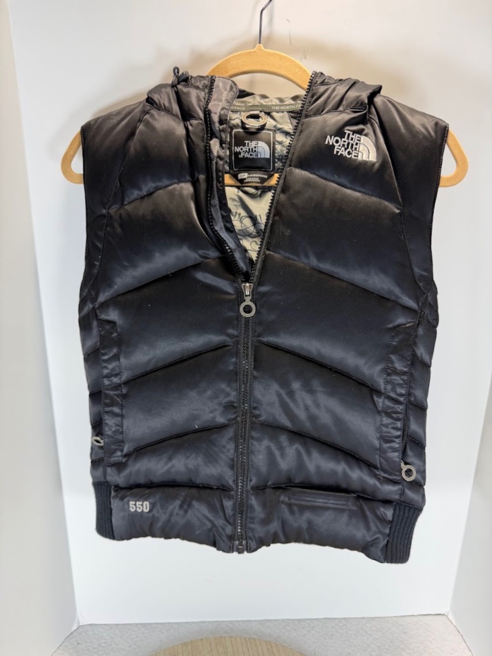 The North Face 550 Women’s Small Black Down Puffer Vest Hooded Floral Lining